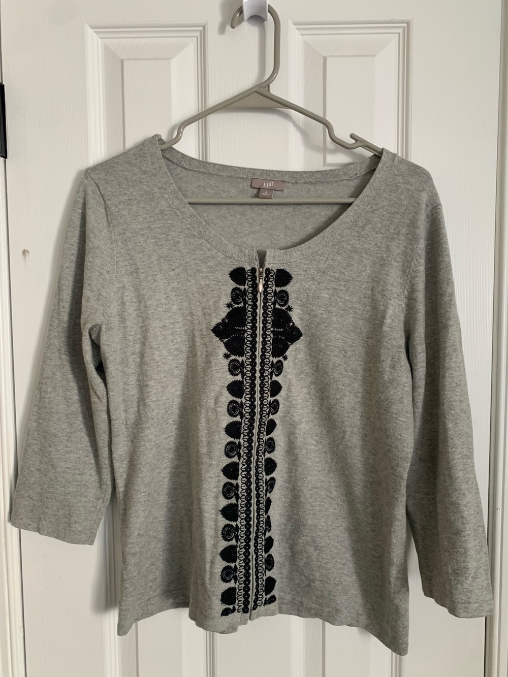 J JILL Women’s Gray Black Embroidery Zipper Front 3/4 Sleeve Cardigan